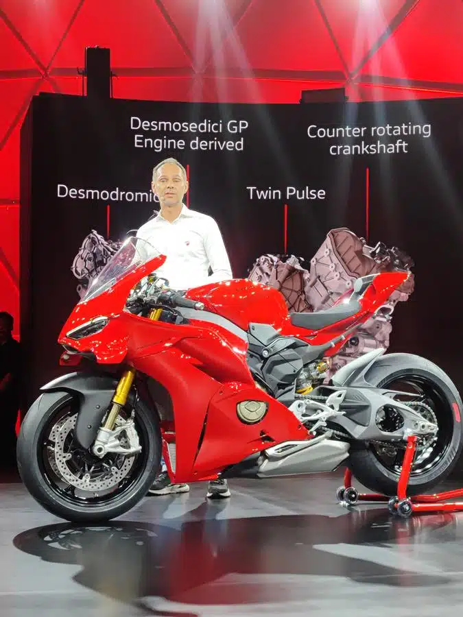 Ducati Panigale V4 V21A - Foto live