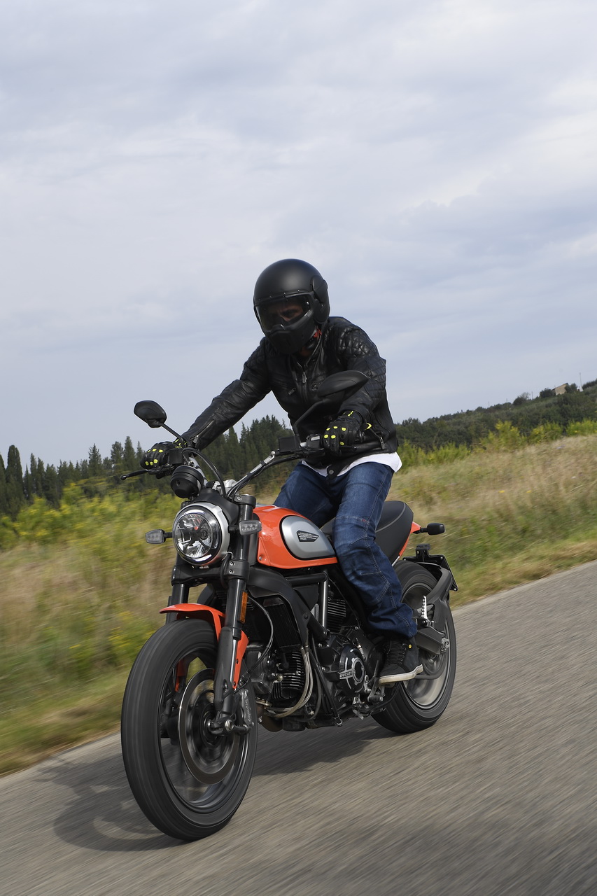 Ducati Scrambler Icon 2019 - prova su strada