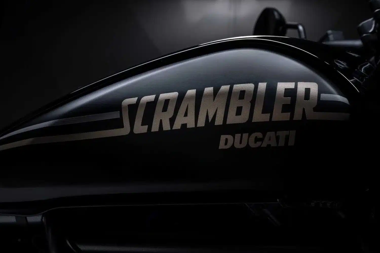 Ducati Scrambler Icon Dark e Full Throttle 2025