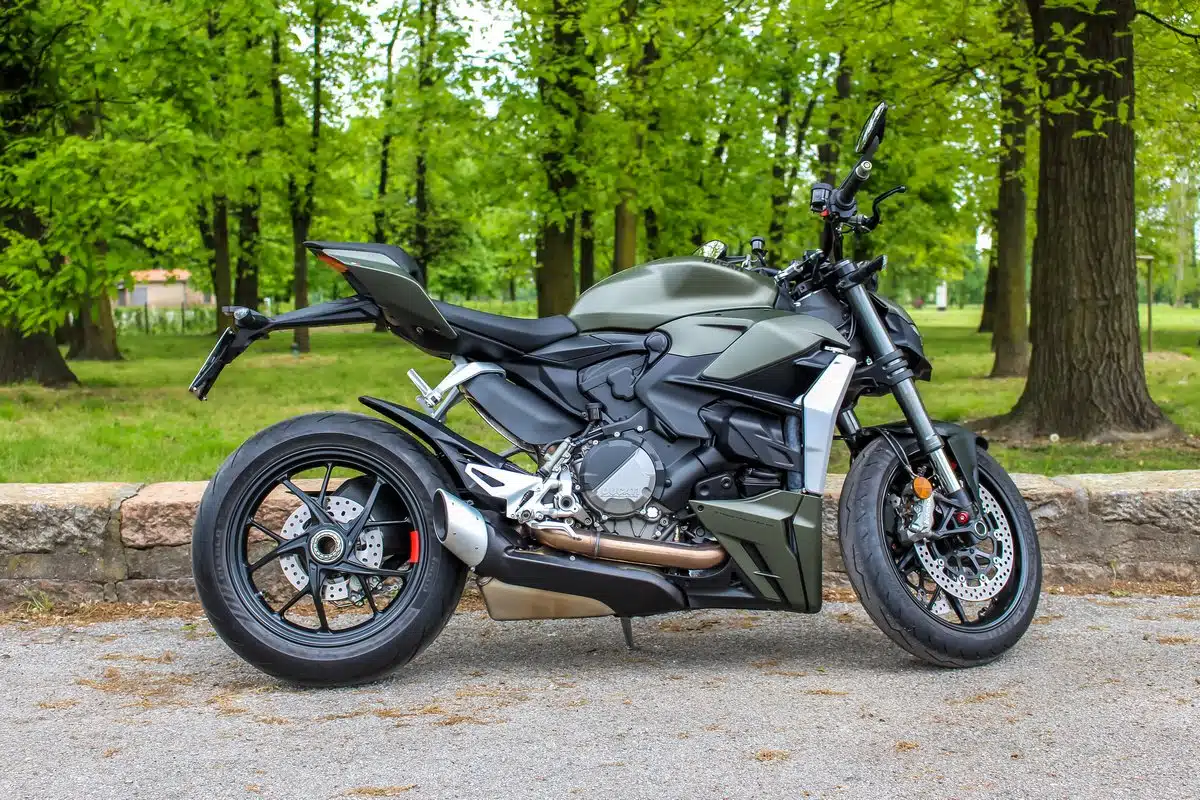 Ducati Streetfighter V2