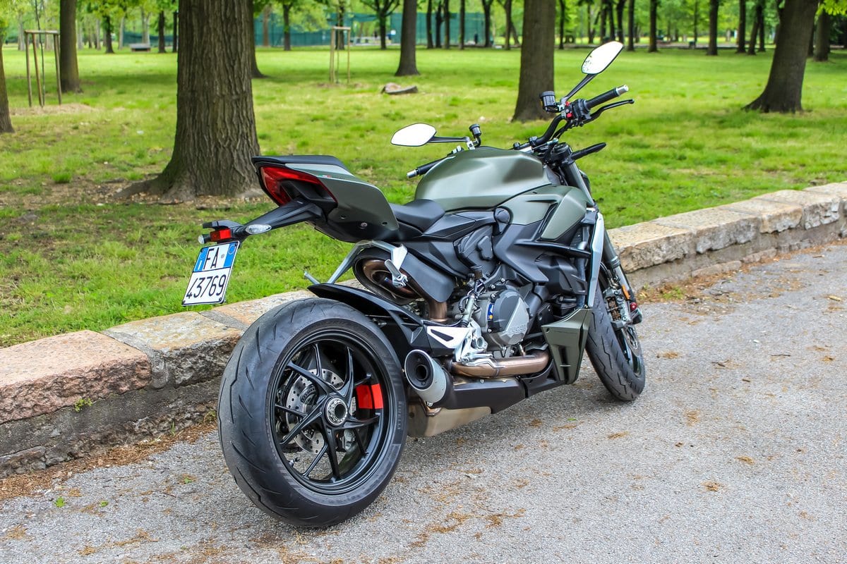 Ducati Streetfighter V2