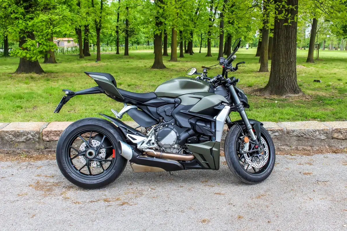 Ducati Streetfighter V2