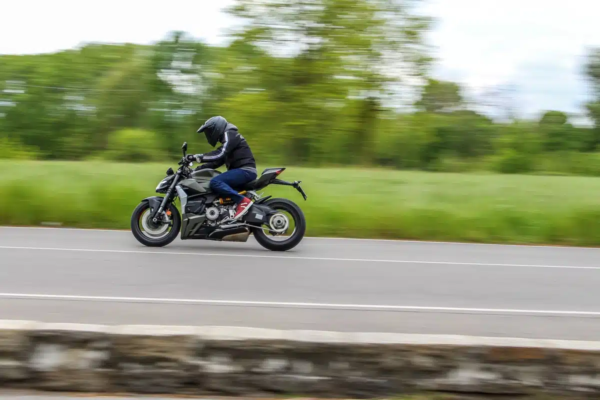 Ducati Streetfighter V2