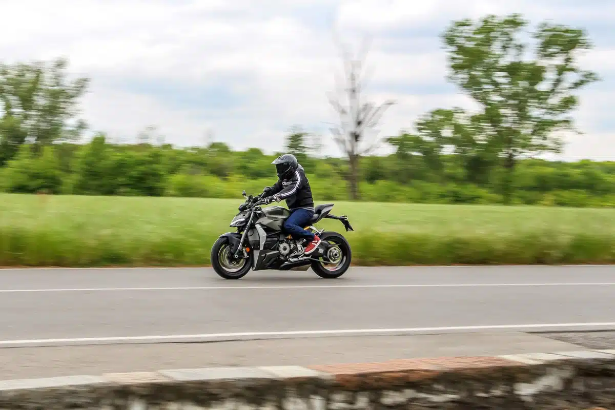 Ducati Streetfighter V2