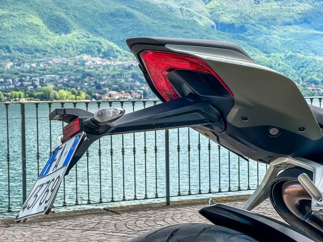 Ducati Streetfighter V2