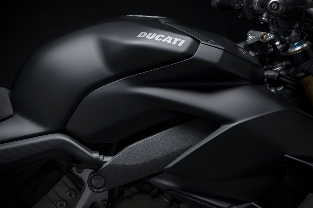 Ducati Streetfighter V4 S in Dark Stealth - foto  