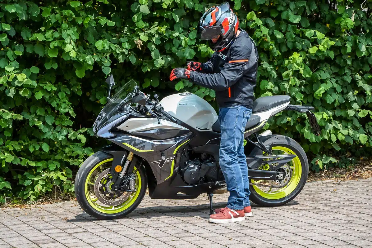 Giacca Air Frame 3 Tex e Guanti Air-Maze