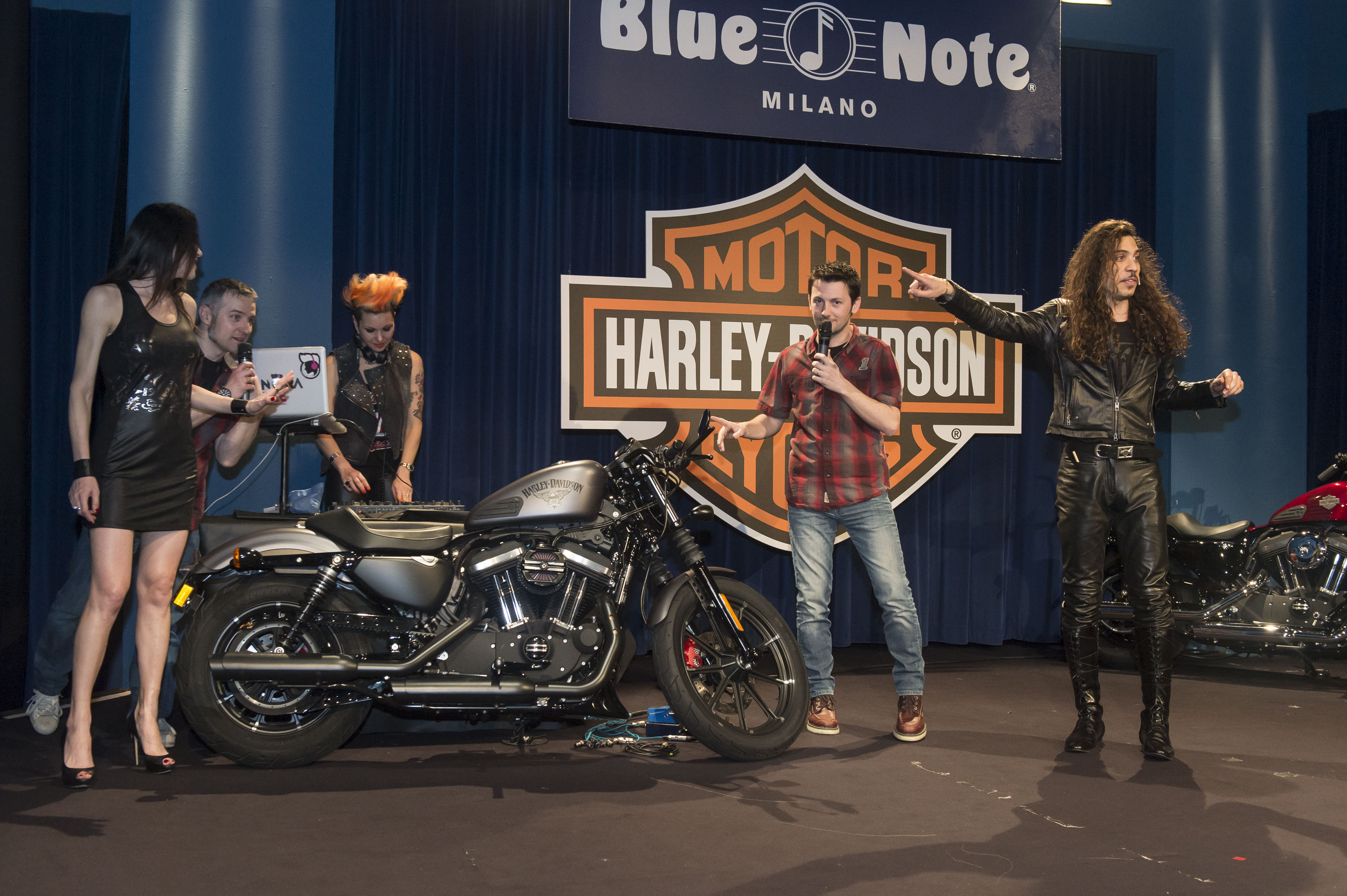 Harley Davidson - Dark Custom Night