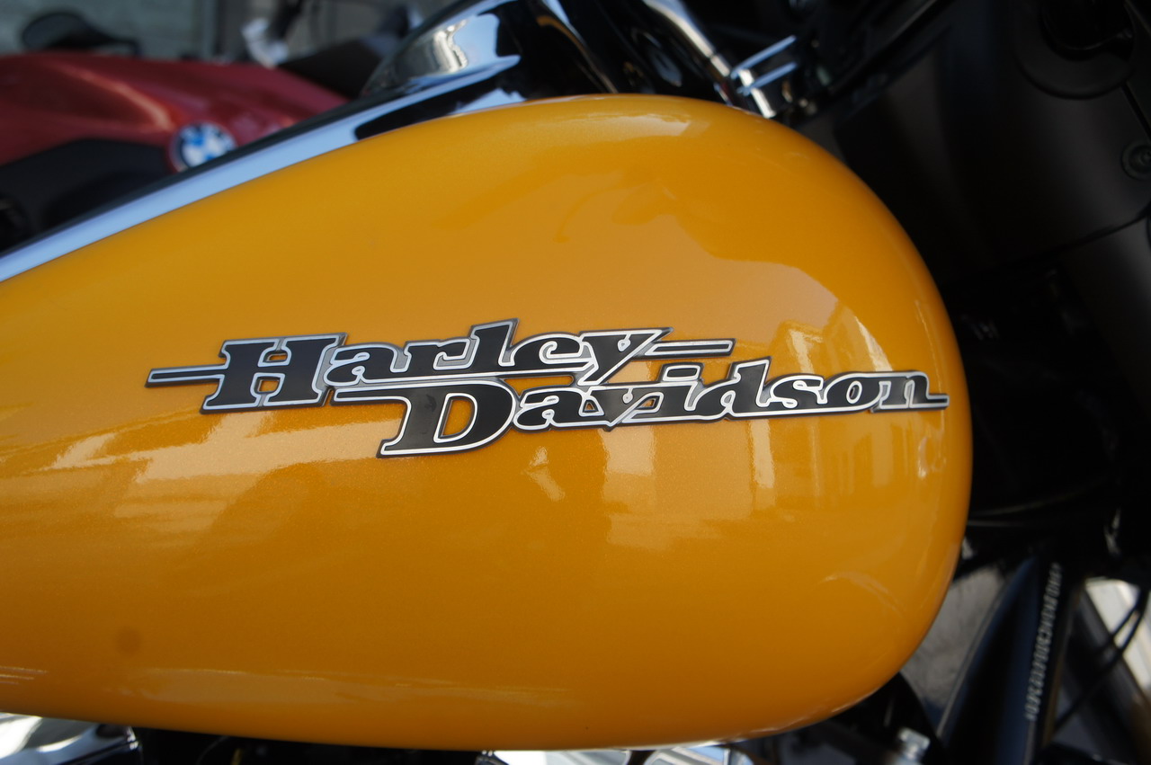 Harley Davidson FLHX Street Glide - test drive