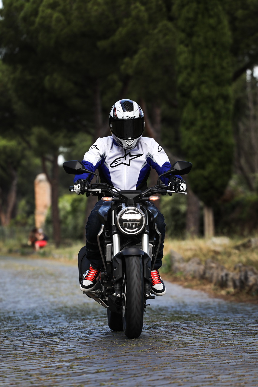 Honda CB300R prova su strada 2018