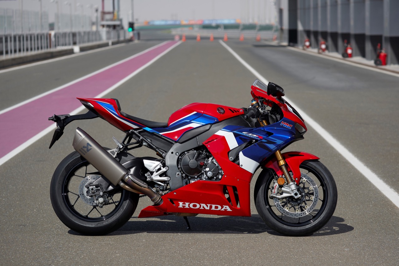 Honda CBR1000RR-R Fireblade SP in pista 
