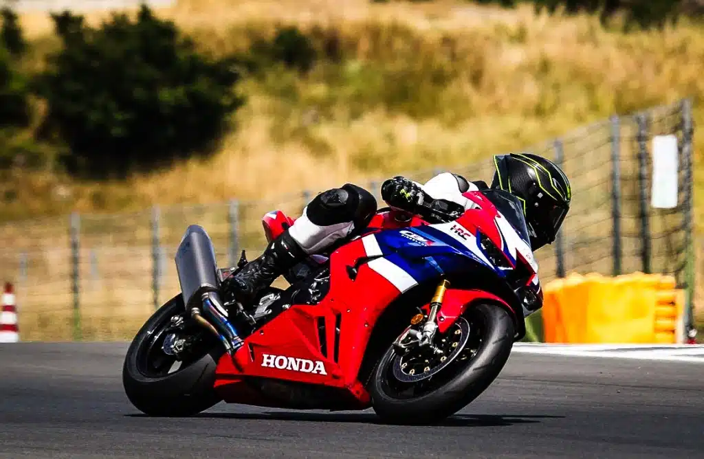 Honda CBR1000RR-R Fireblade SP - Prova in pista