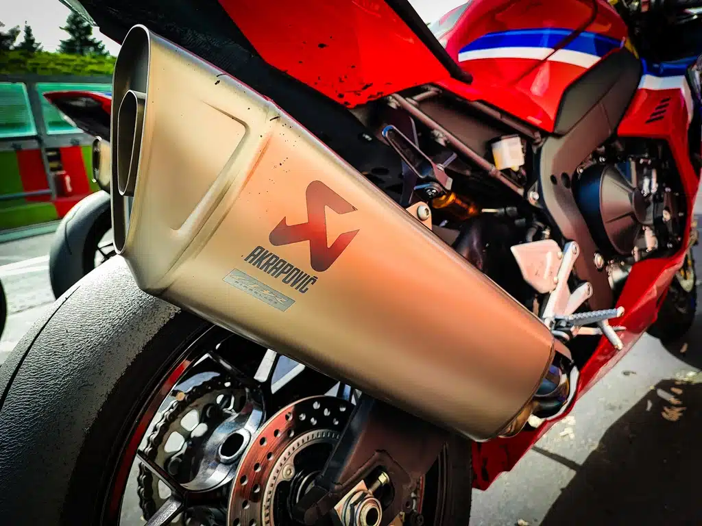 Honda CBR1000RR-R Fireblade SP - Prova in pista