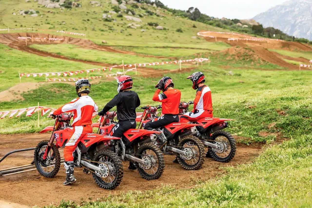 Honda CRF250R e CRF450R 2025 - Foto ufficiali