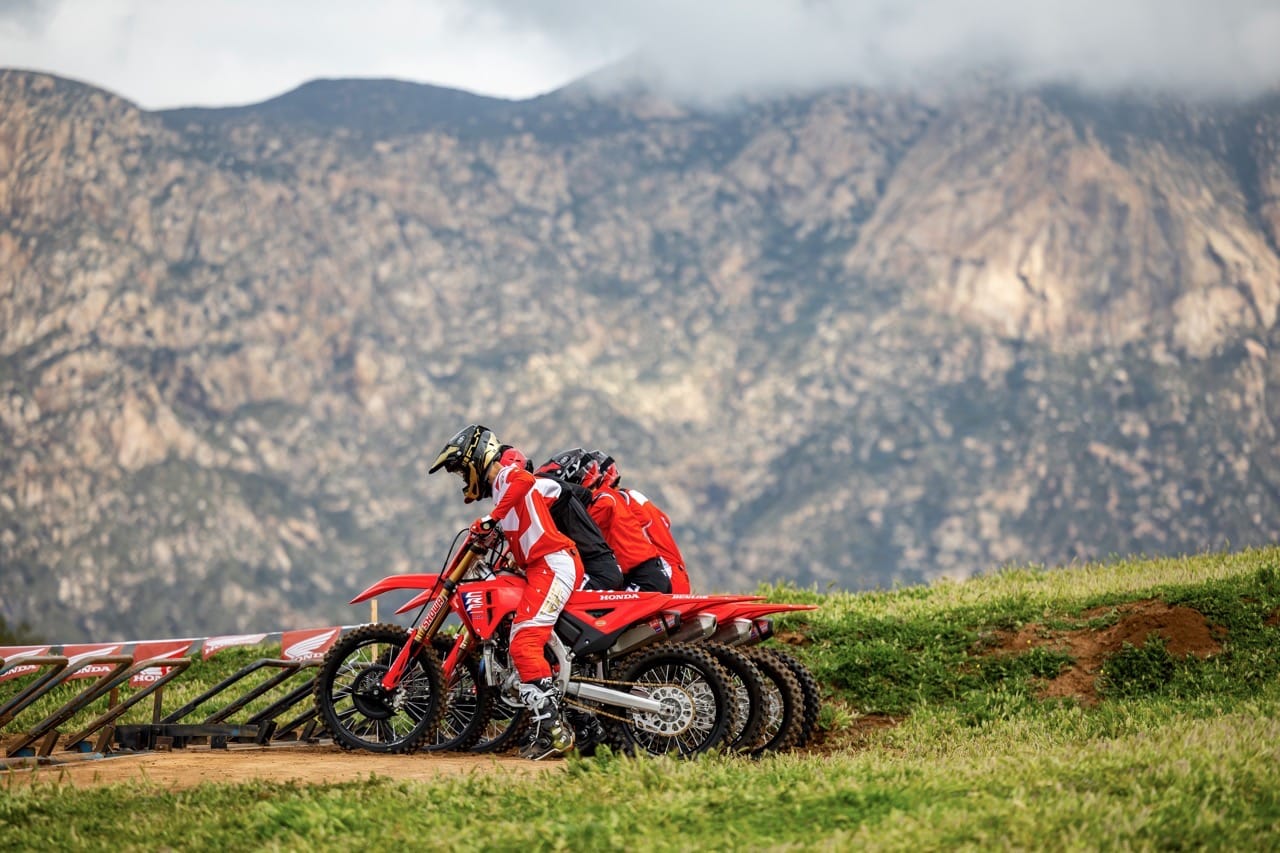Honda CRF250R e CRF450R 2025 - Foto ufficiali