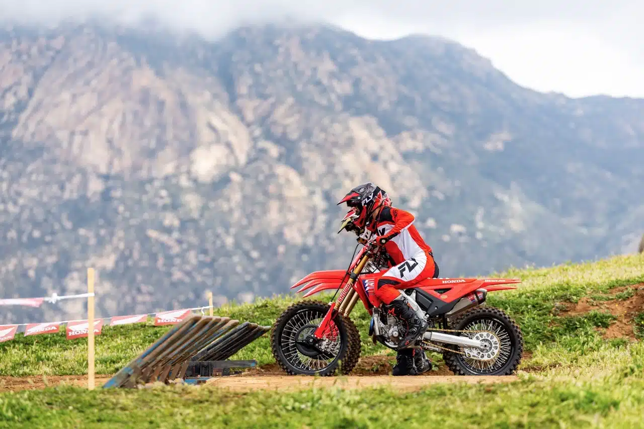 Honda CRF250R e CRF450R 2025 - Foto ufficiali