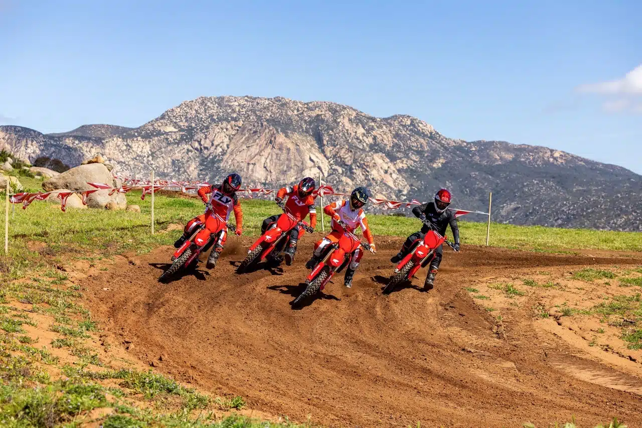 Honda CRF250R e CRF450R 2025 - Foto ufficiali