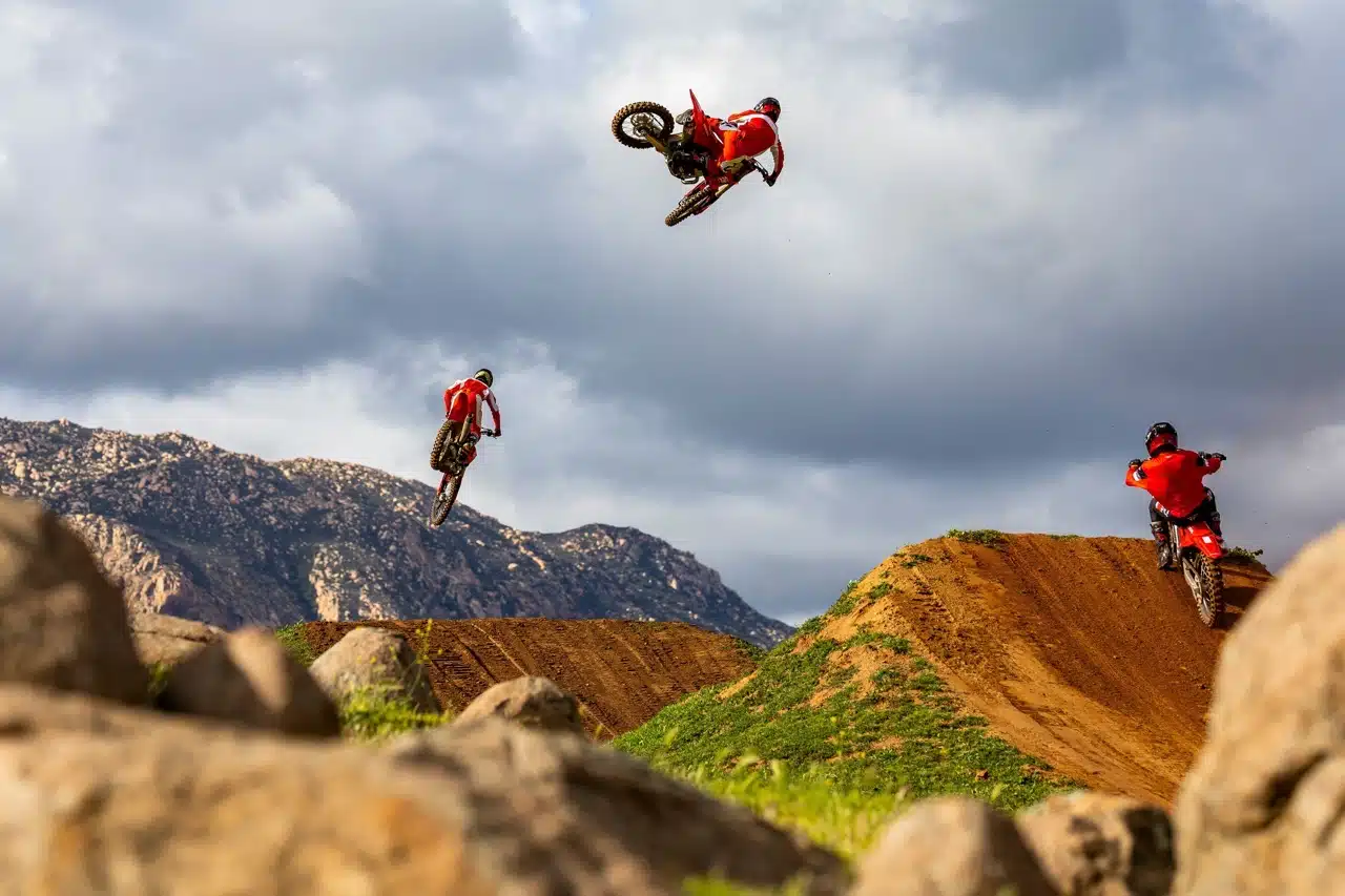 Honda CRF250R e CRF450R 2025 - Foto ufficiali