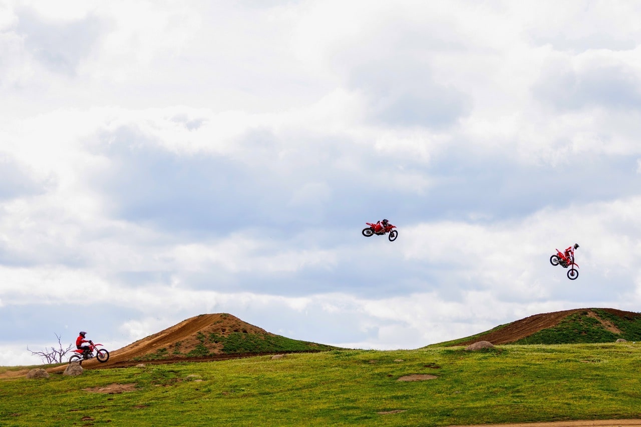 Honda CRF250R e CRF450R 2025 - Foto ufficiali
