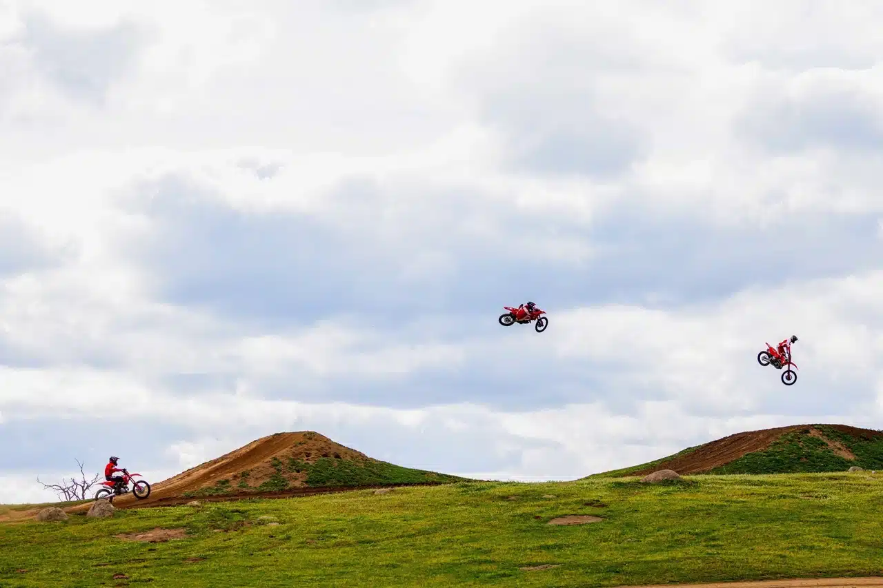 Honda CRF250R e CRF450R 2025 - Foto ufficiali