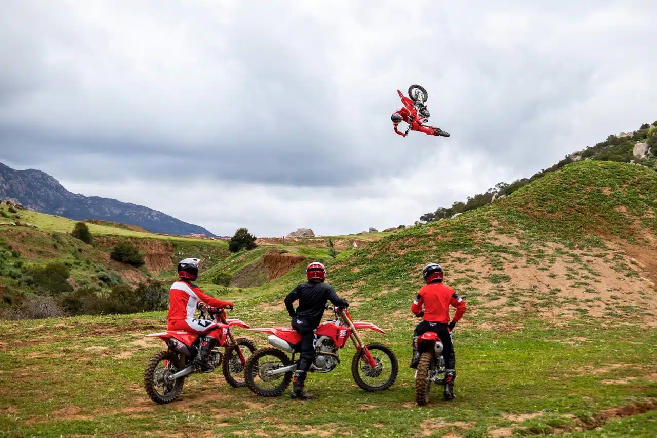 Honda CRF250R e CRF450R 2025 - Foto ufficiali