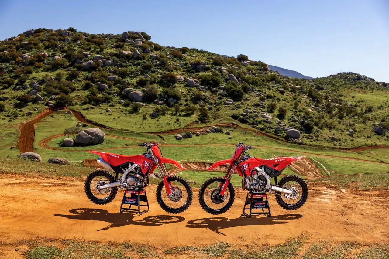 Honda CRF250R e CRF450R 2025 - Foto ufficiali