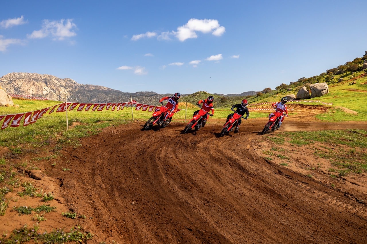 Honda CRF250R e CRF450R 2025 - Foto ufficiali