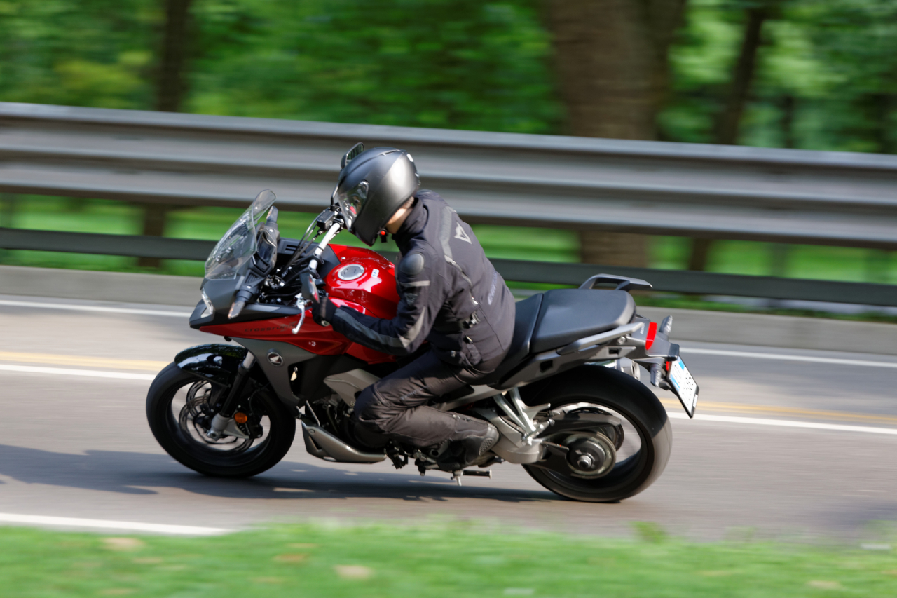 Honda Crossrunner - Prova su strada 2015
