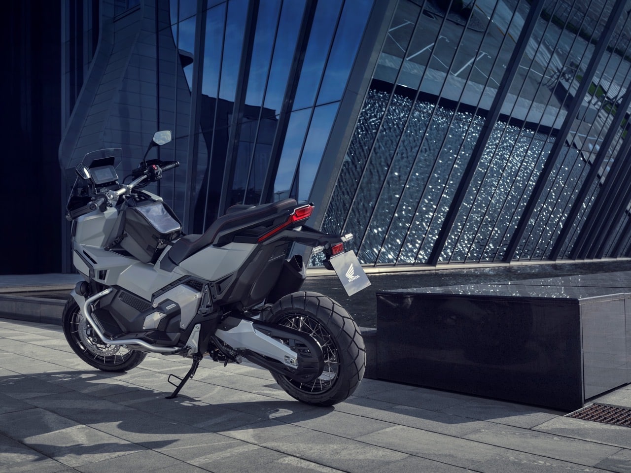 Honda X-ADV 2025 - Foto ufficiali