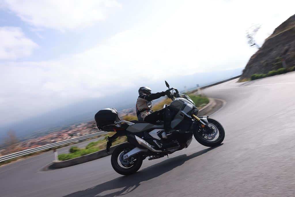 Honda X-ADV 2025 - Prova su strada