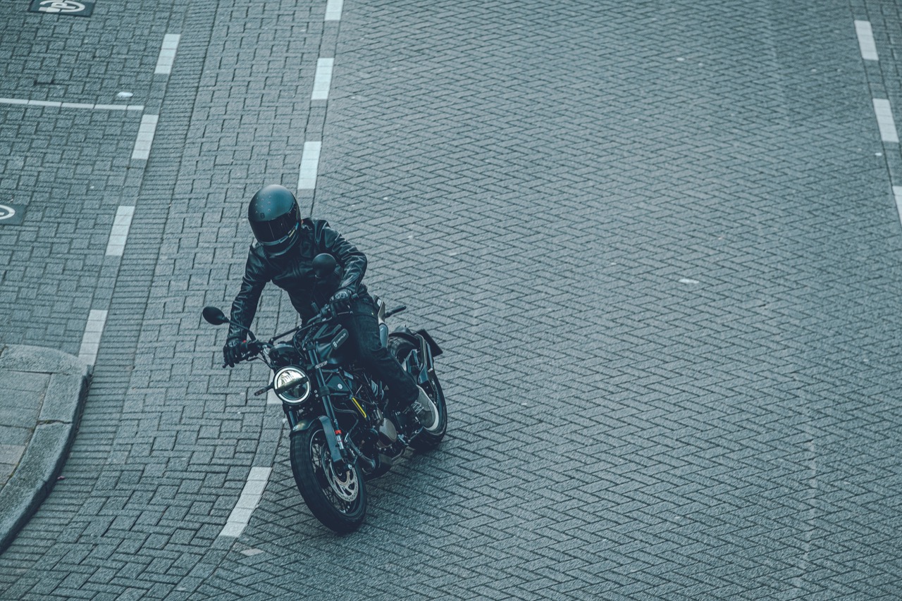 Husqvarna Motorcycles - gamma Svartpilen e Vitpilen 2022  