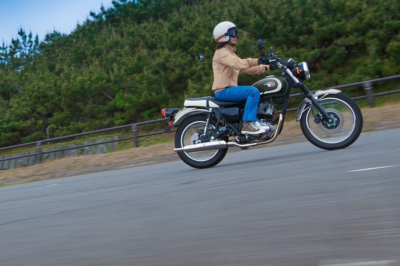 Kawasaki Versys 650, W230 e Meguro S1 MY 2026