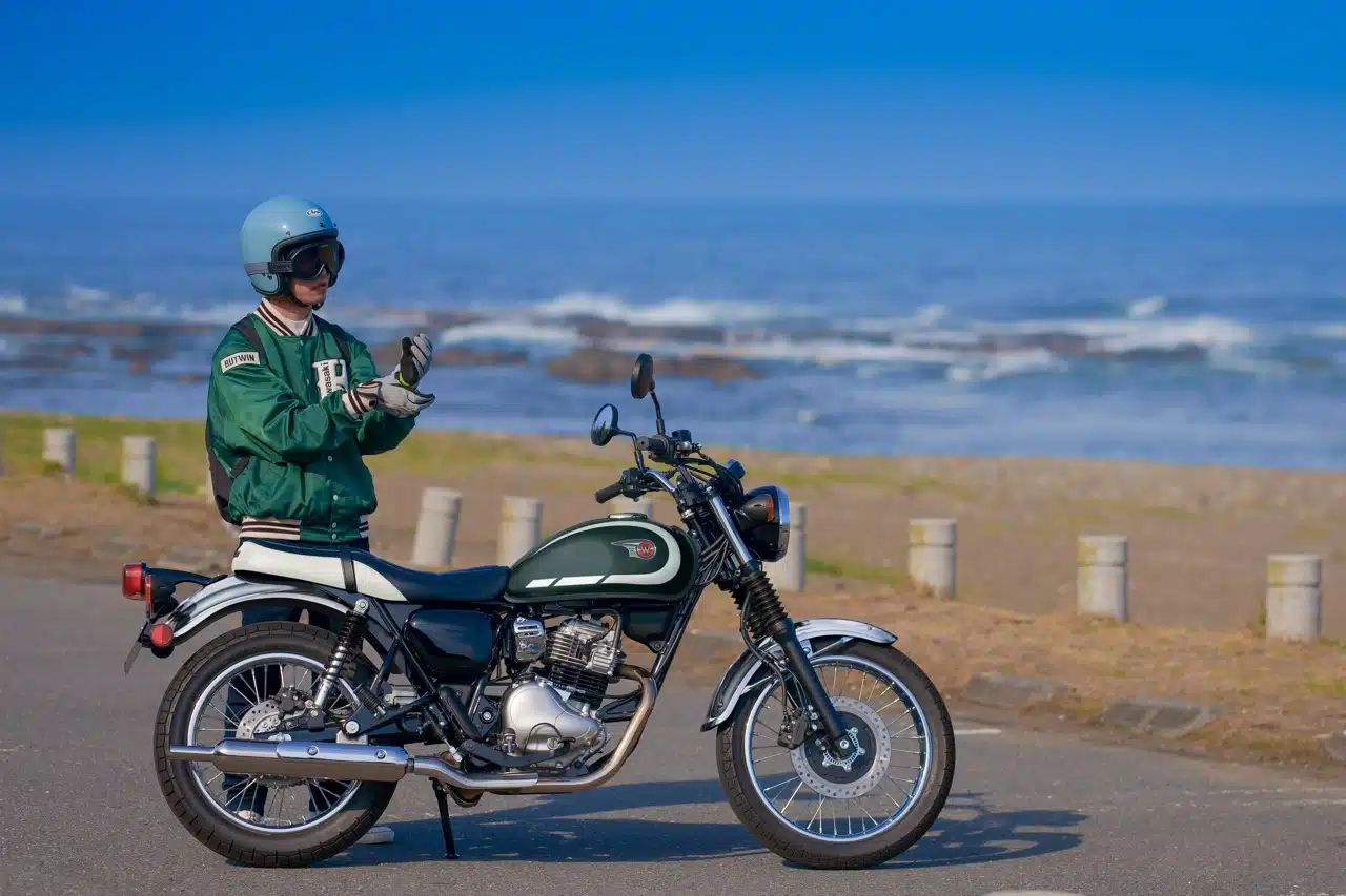 Kawasaki Versys 650, W230 e Meguro S1 MY 2026