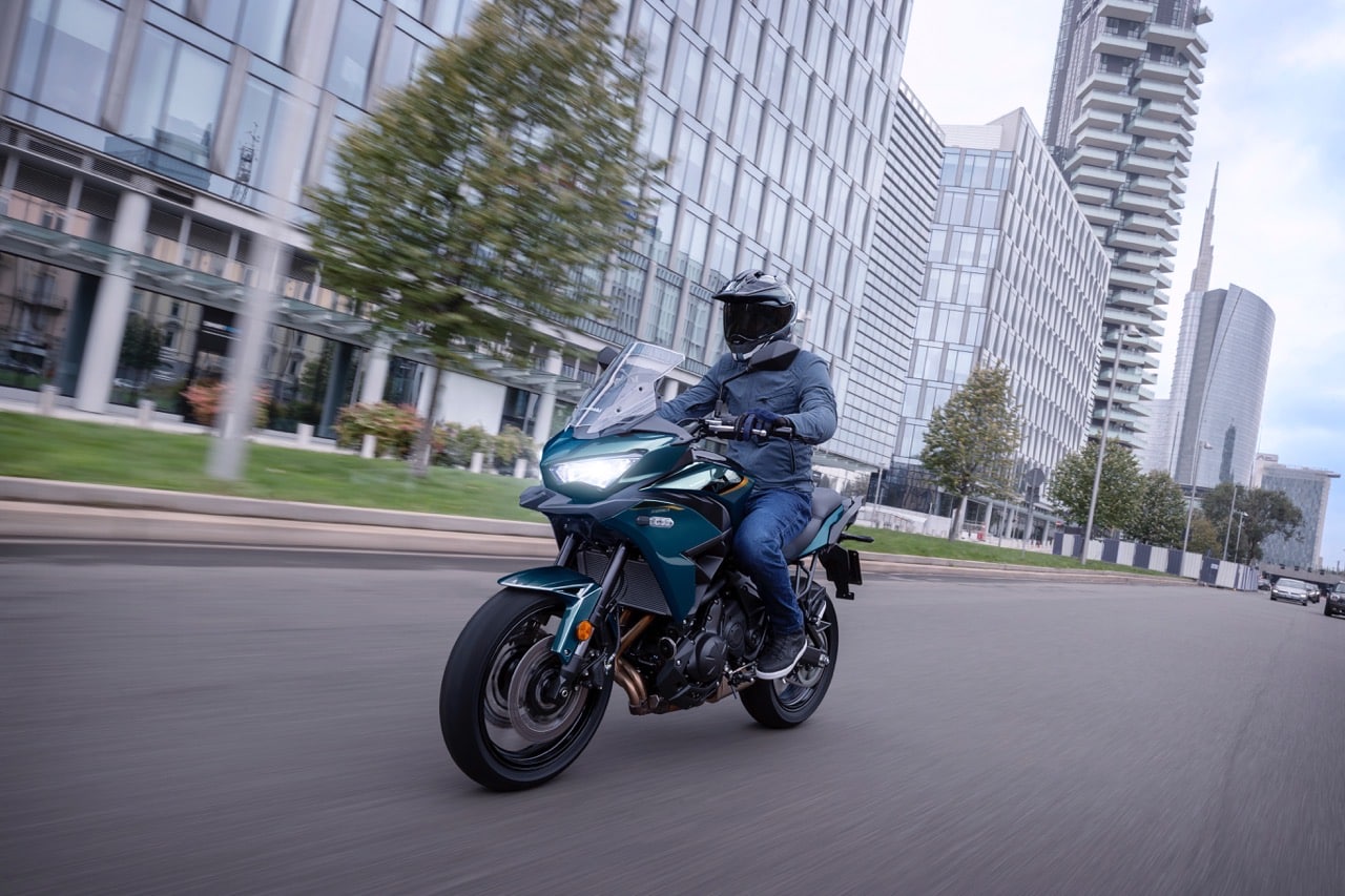Kawasaki Versys 650, W230 e Meguro S1 MY 2026