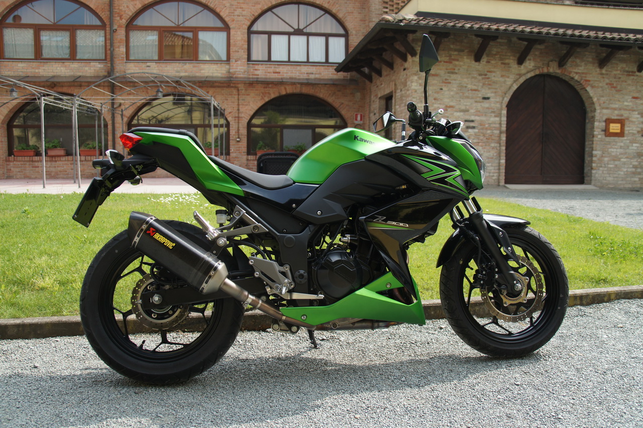 Kawasaki Z250SL Z300 primo contatto 2015