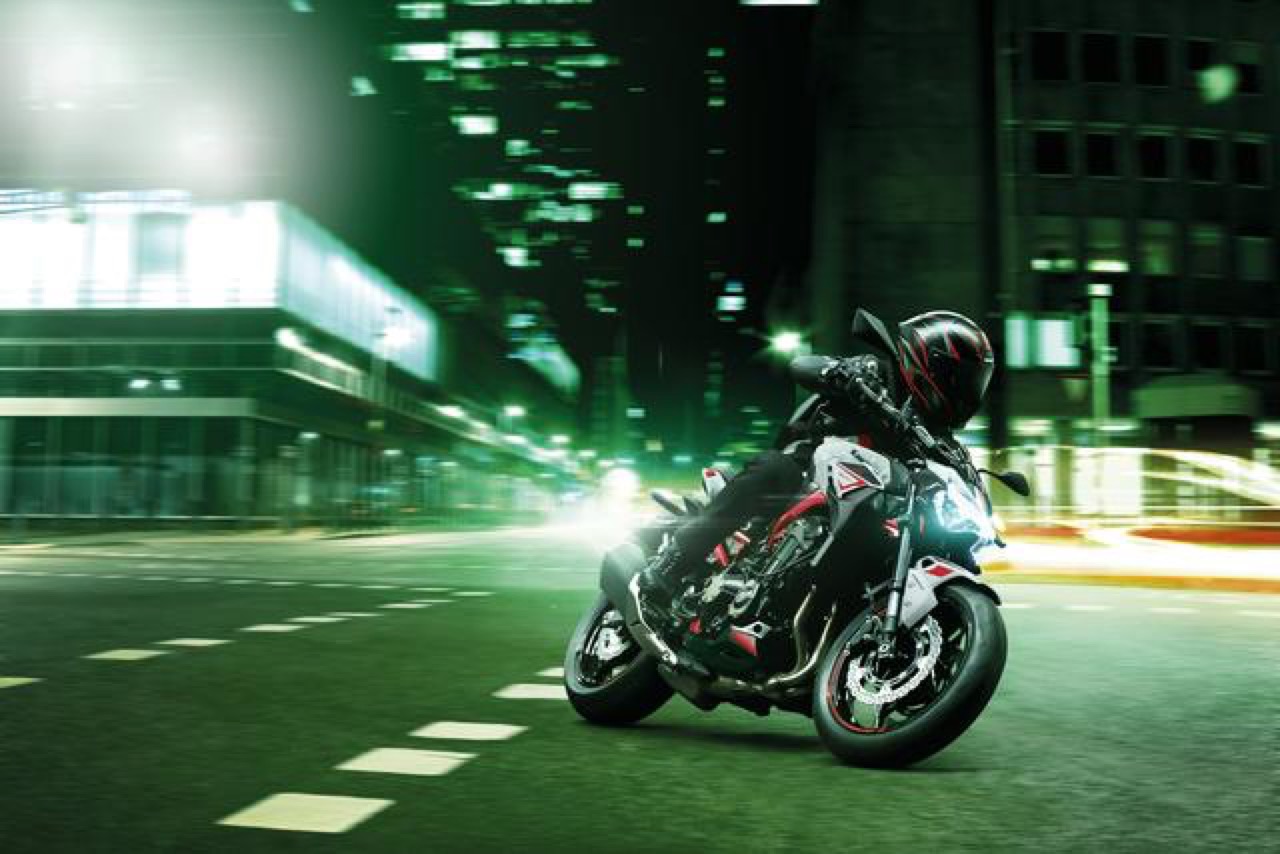 Kawasaki Z900 2022 - foto 