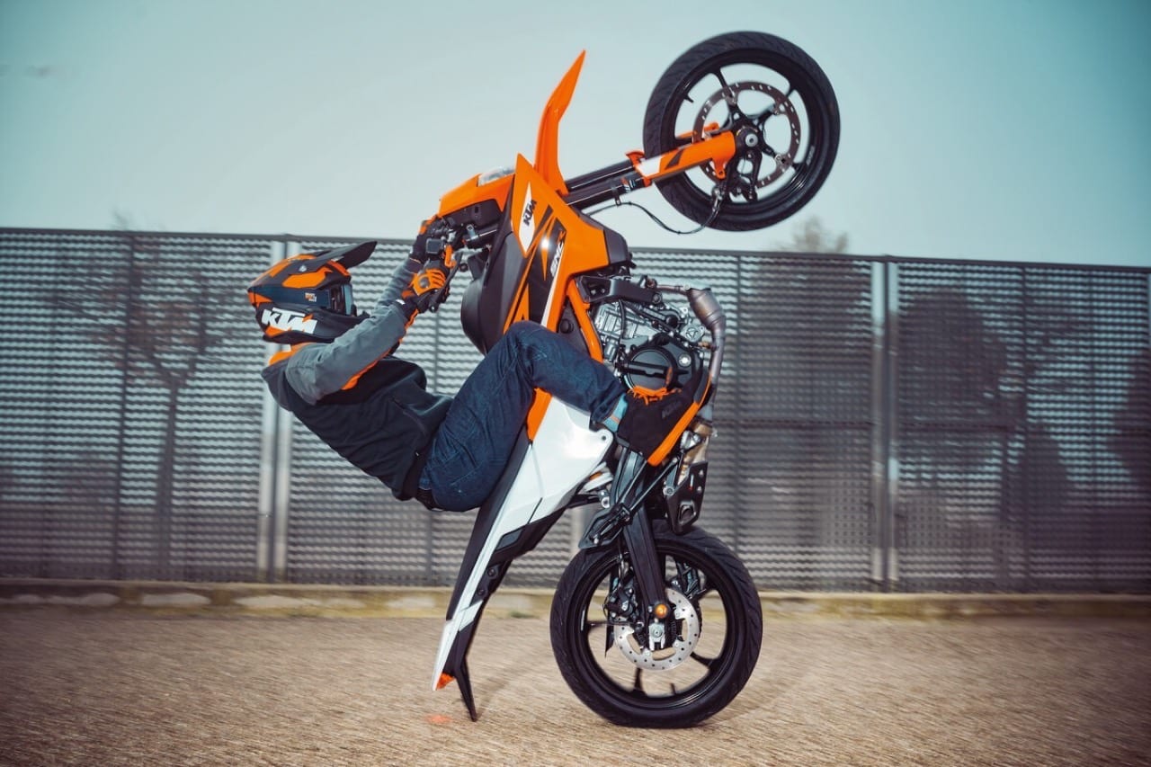 KTM 125 e 390 SMC R 2025 - Foto ufficiali