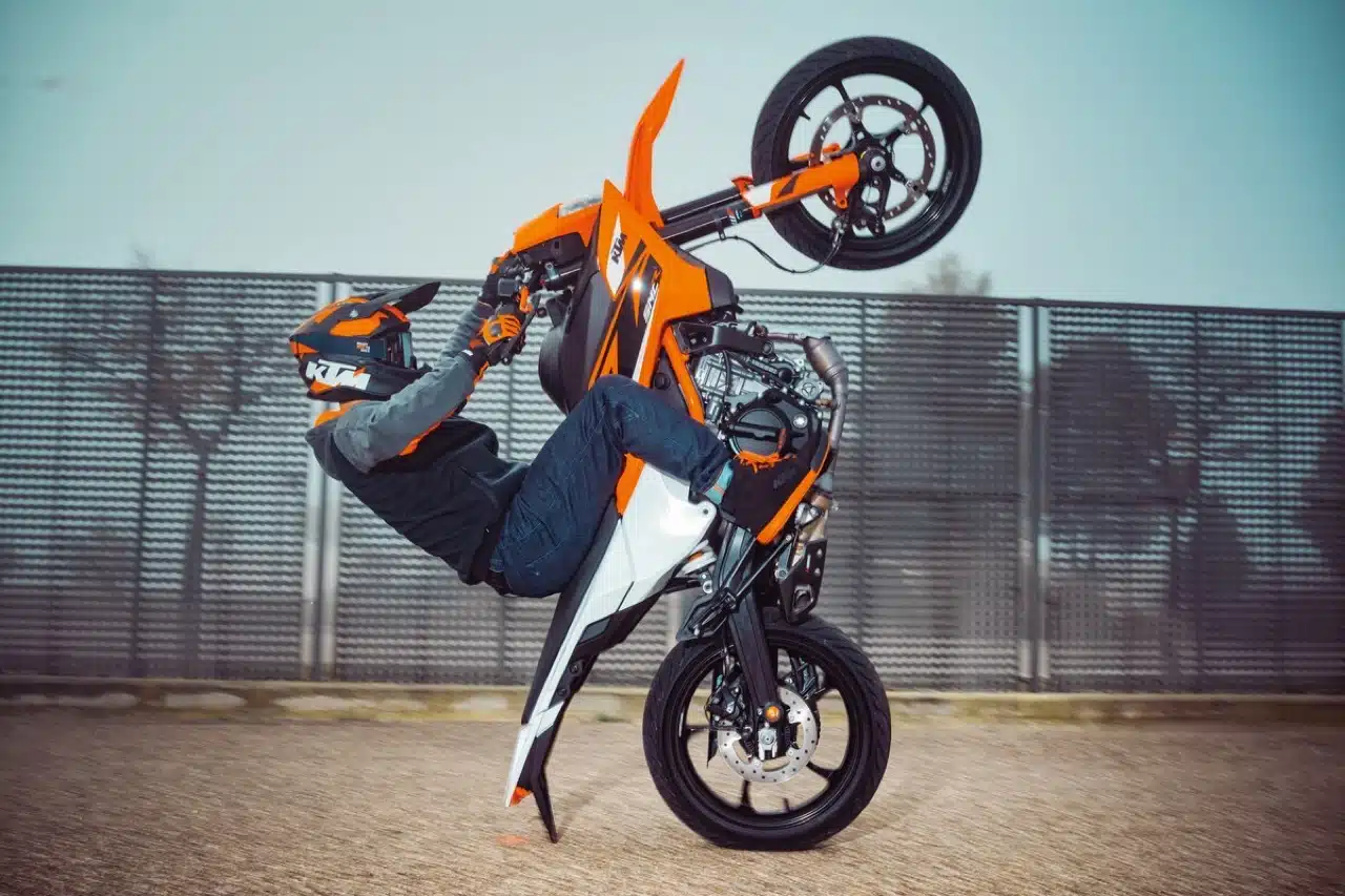 KTM 125 e 390 SMC R 2025 - Foto ufficiali