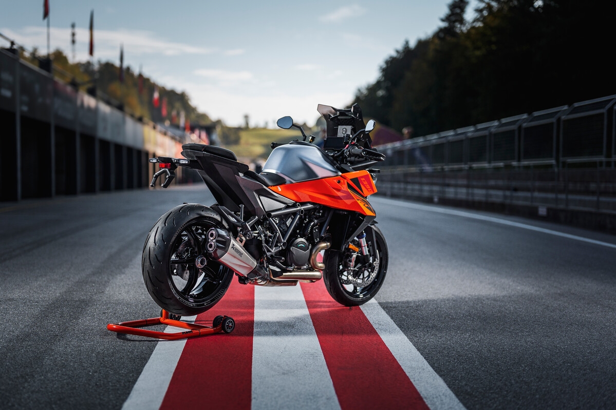 KTM 1390 SUPER DUKE GT 2025