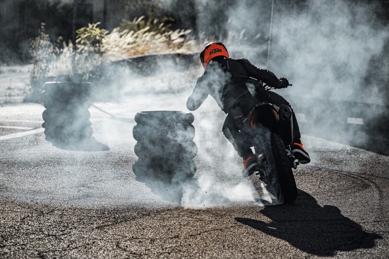 KTM 790 Duke 2025 - Foto ufficiali
