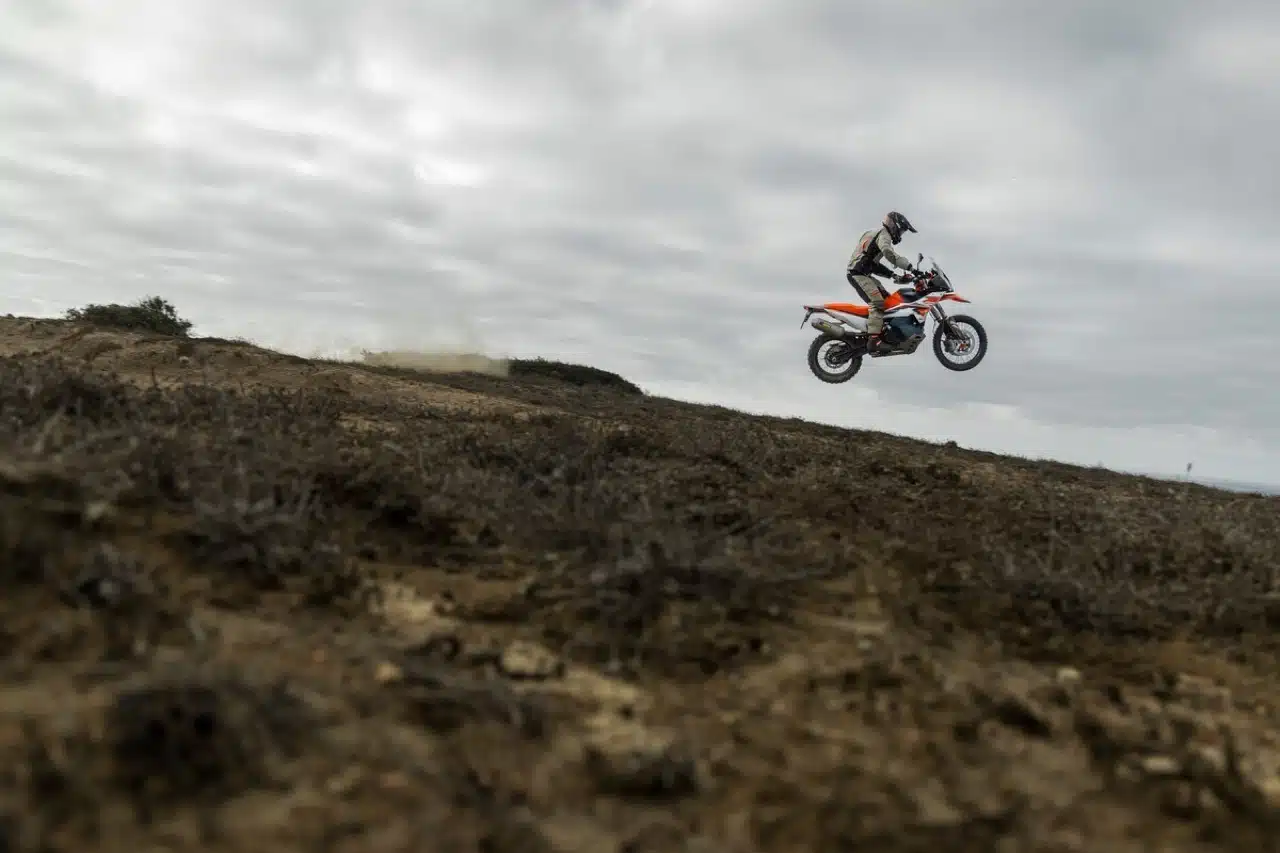 KTM 890 Adventure 2025 - Foto ufficiali