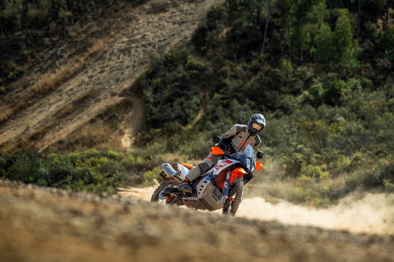 KTM 890 Adventure 2025 - Foto ufficiali