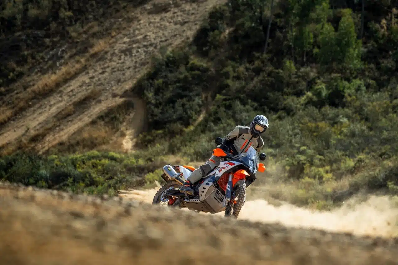 KTM 890 Adventure 2025 - Foto ufficiali