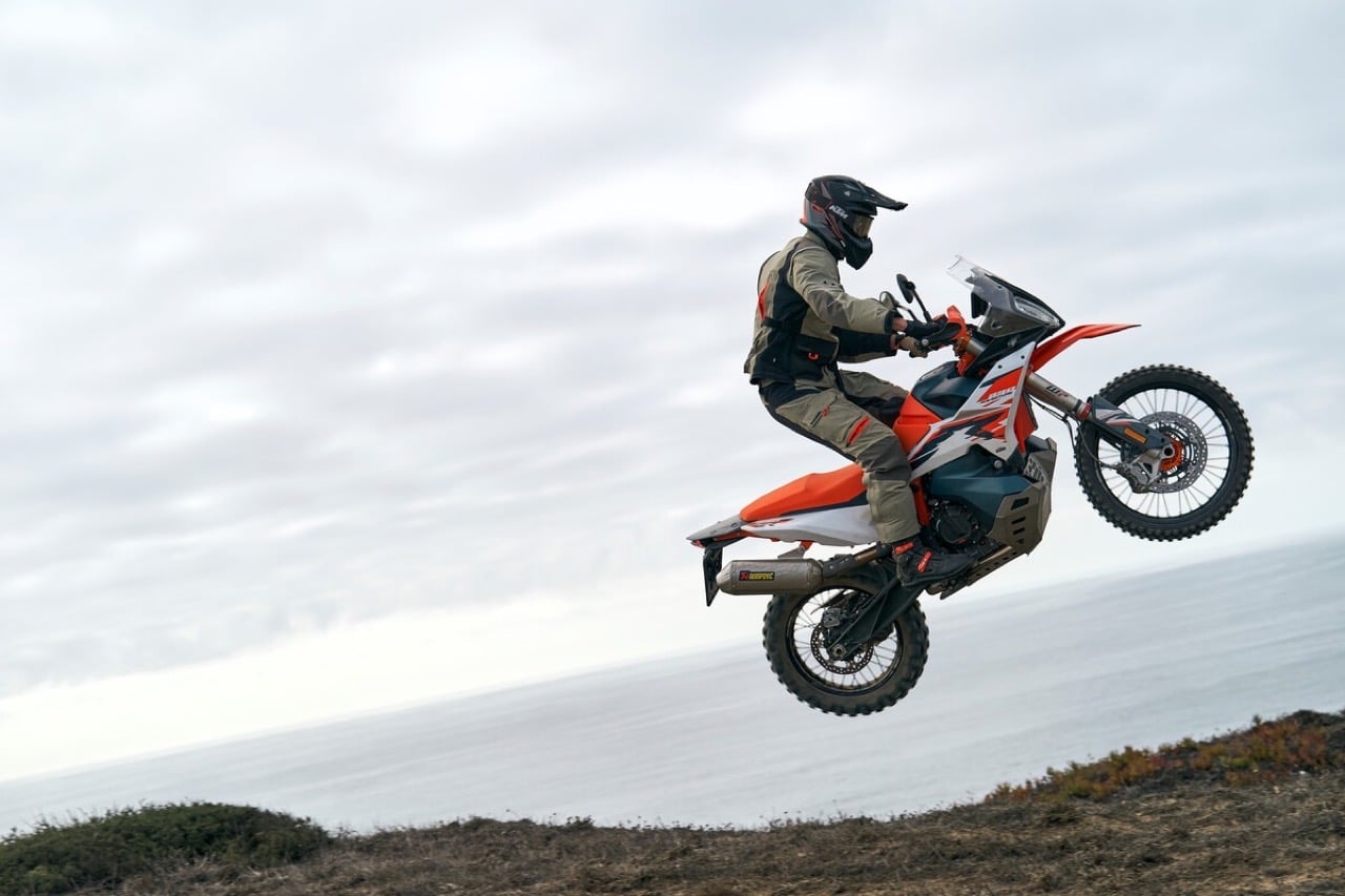 KTM 890 Adventure 2025 - Foto ufficiali