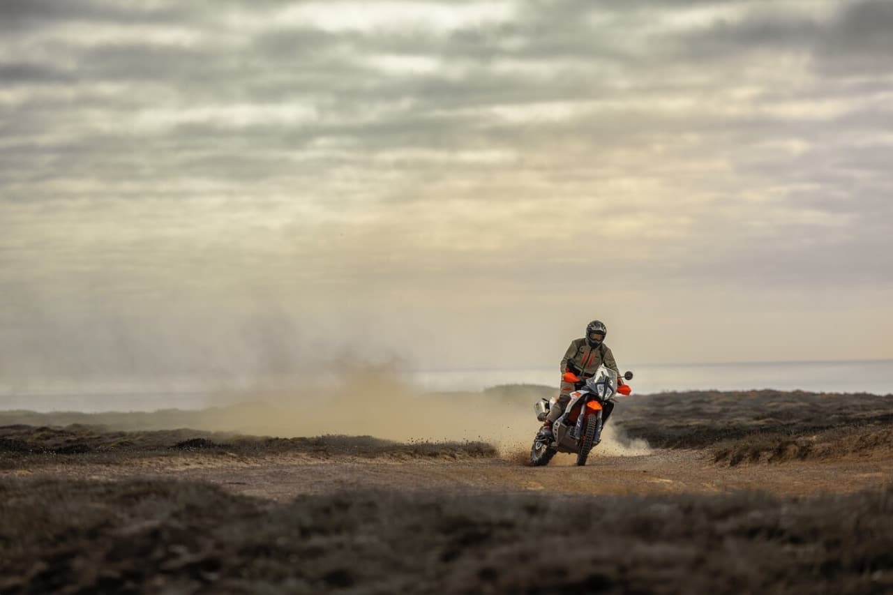 KTM 890 Adventure 2025 - Foto ufficiali