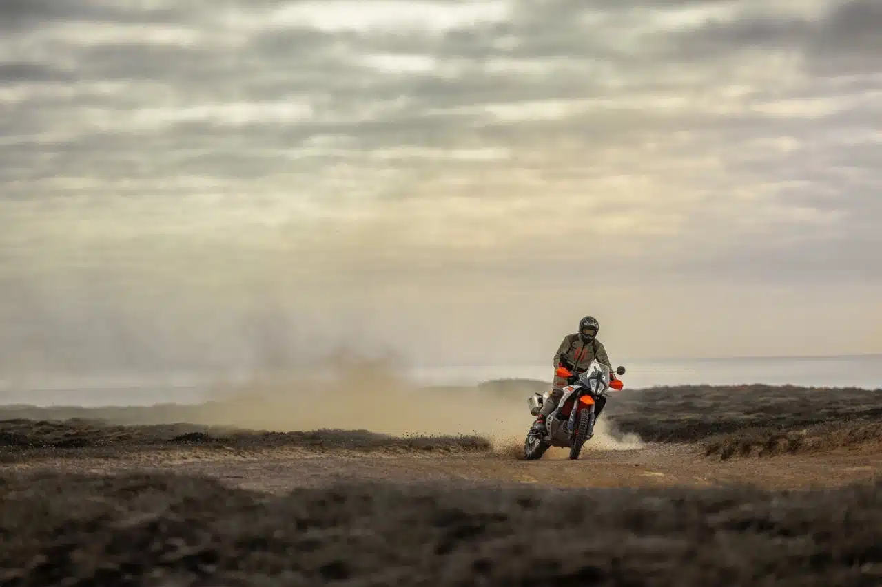 KTM 890 Adventure 2025 - Foto ufficiali
