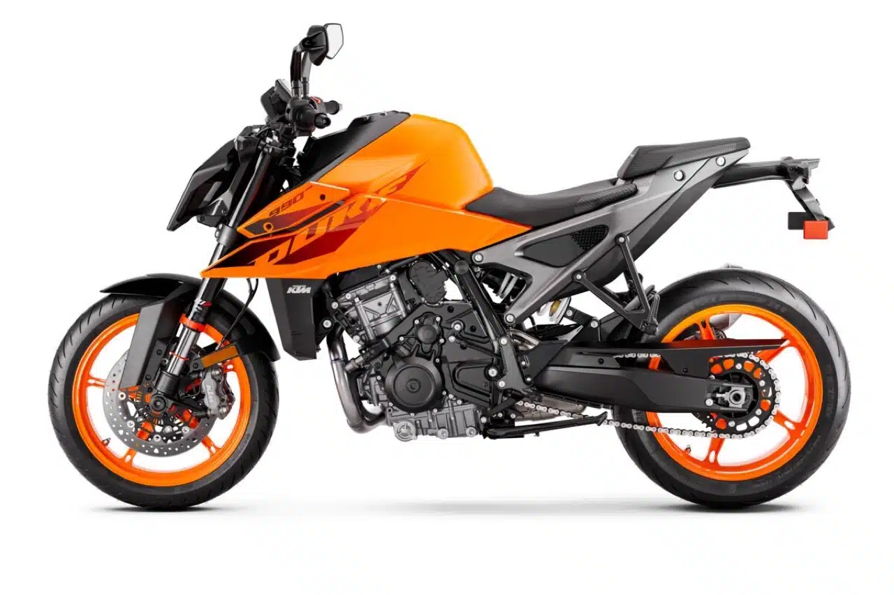 KTM 990 Duke 2024 - Foto ufficiali