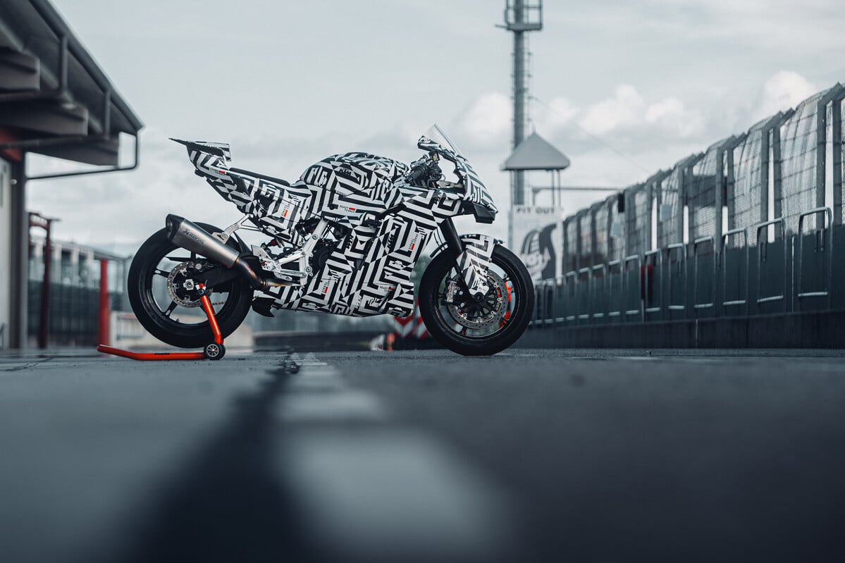 KTM 990 RC 2025 - Prototipo