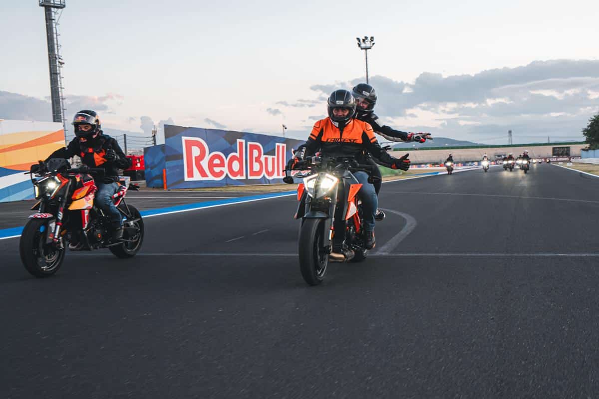 KTM Duke Domination 