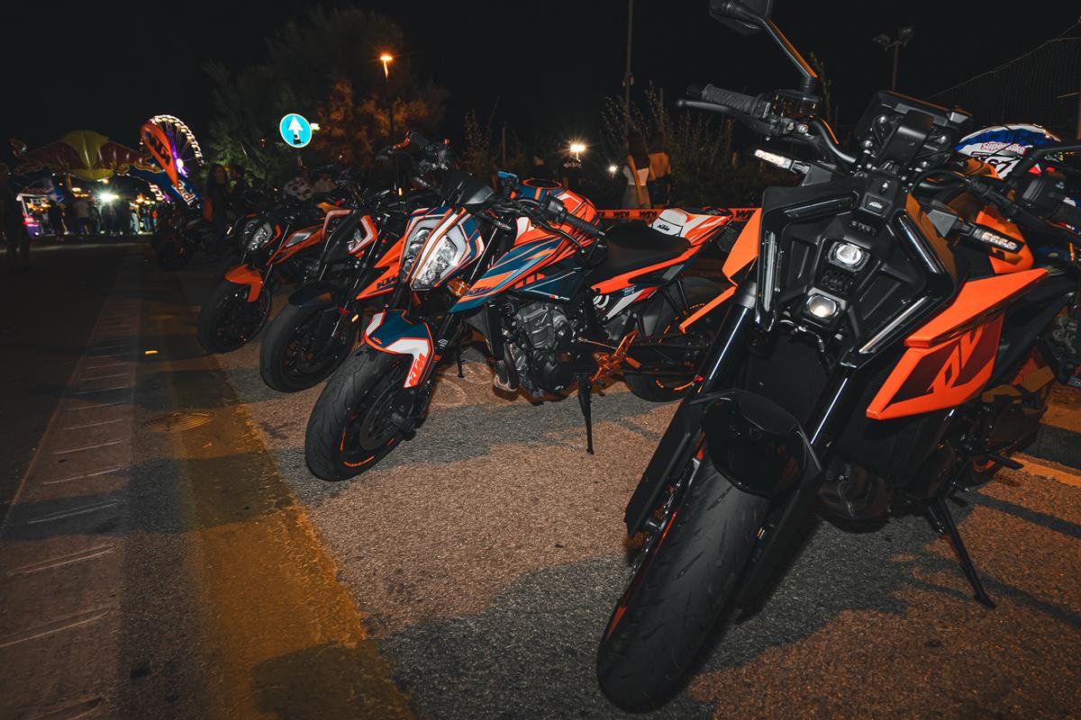 KTM Duke Domination 